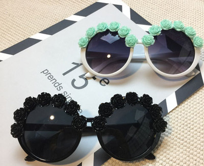 НОВИ!Много нови модели и различни дамски слънчеви очила с 3D декорации и камъни