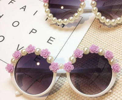 НОВИ!Много нови модели и различни дамски слънчеви очила с 3D декорации и камъни