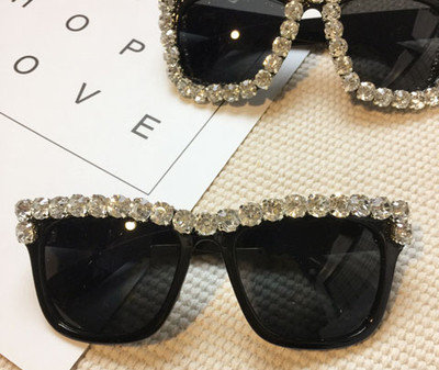 НОВИ!Много нови модели и различни дамски слънчеви очила с 3D декорации и камъни