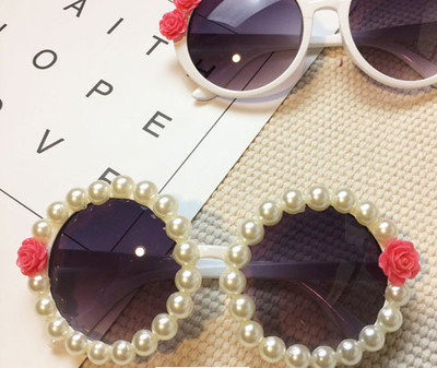 НОВИ!Много нови модели и различни дамски слънчеви очила с 3D декорации и камъни