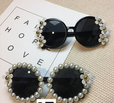 НОВИ!Много нови модели и различни дамски слънчеви очила с 3D декорации и камъни