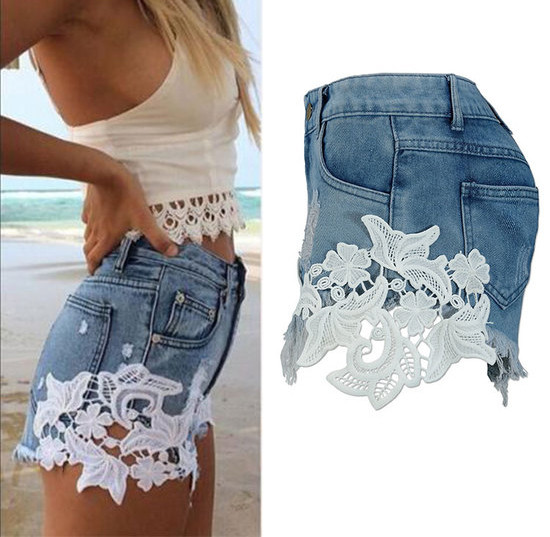 Дамски къси дънки с дантела в флорални мотиви