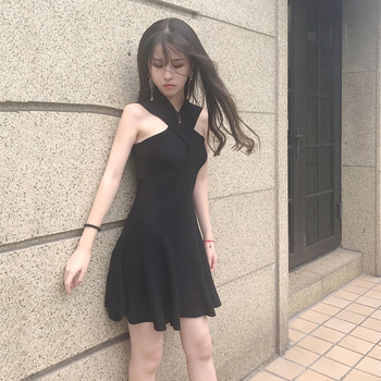 Стилна дамска рокля къса разкроена в два цвята