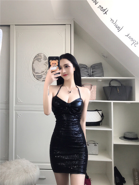 Стилна дамска рокля от еко кожа с панделка в черен цвят