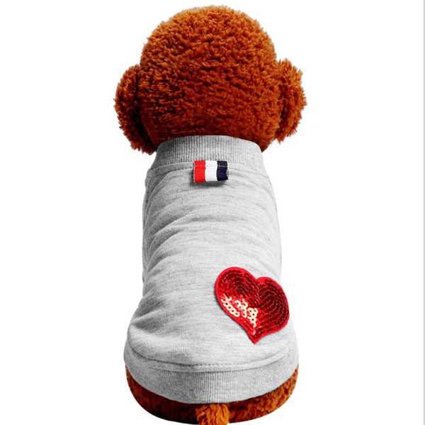 Облекло за кучета в няколко цвята и модела