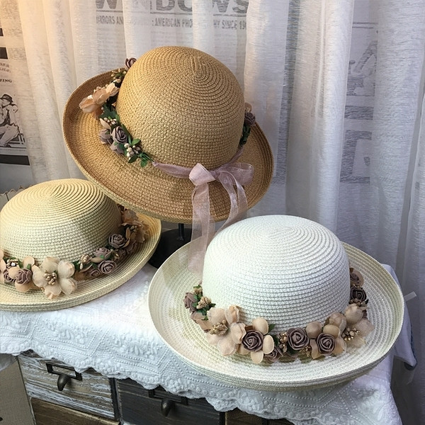 Модерна дамска плажна шапка с сваляща се 3D деокрация в три цвята