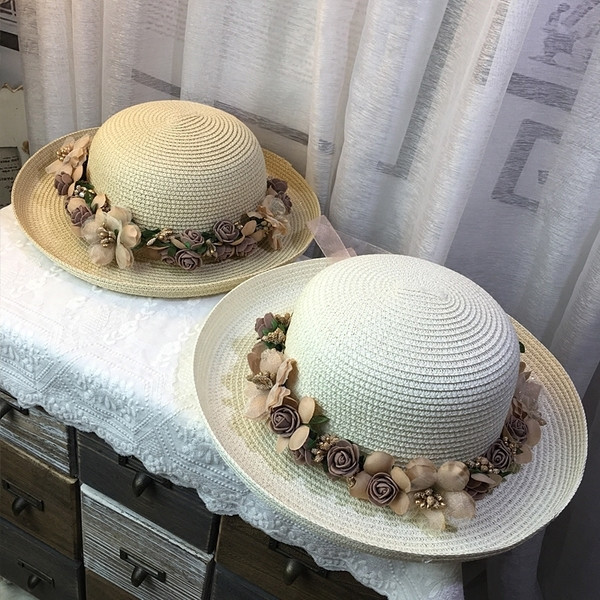 Модерна дамска плажна шапка с сваляща се 3D деокрация в три цвята