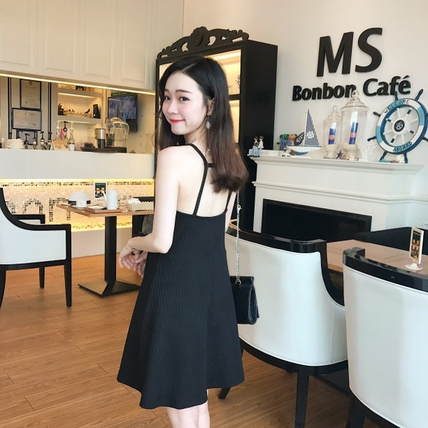 Ежедневна дамска рокля с тънки презрамки с гол гръб разкроена в два цвята