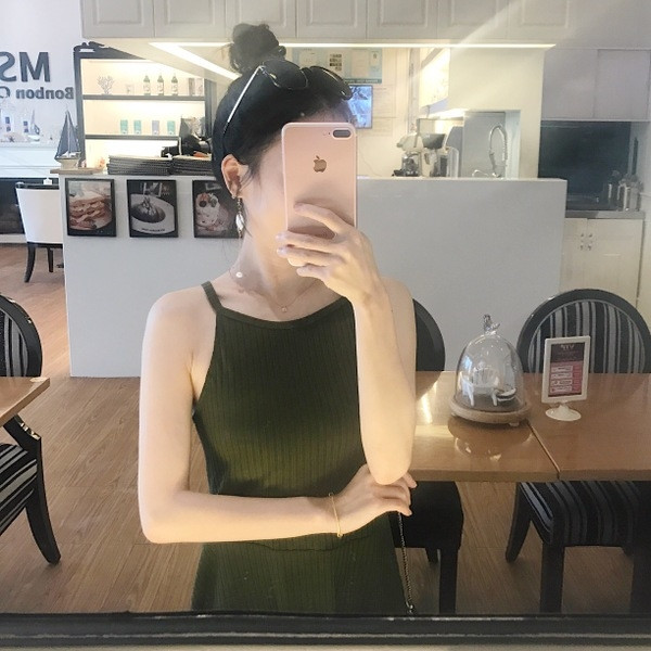 Ежедневна дамска рокля с тънки презрамки с гол гръб разкроена в два цвята