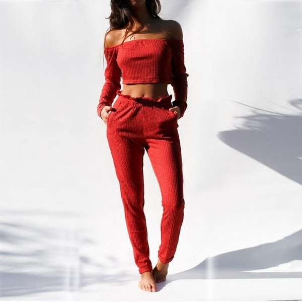 Елегантен дамски комплект от топ с дълъг ръкав и панталон с висока талия