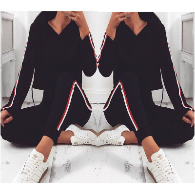 Дамски спортен комплект блуза с дълъг ръка и качулка и панталон с висока талия