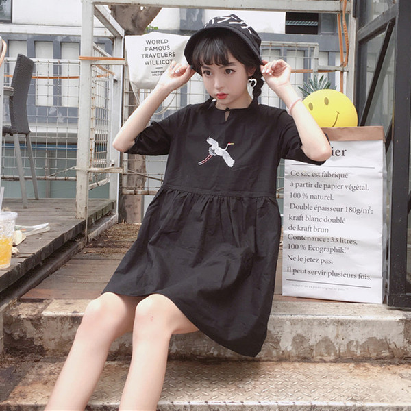 Ежедневна дамска рокля с 3/4 ръкав с мини апликация в черен цвят