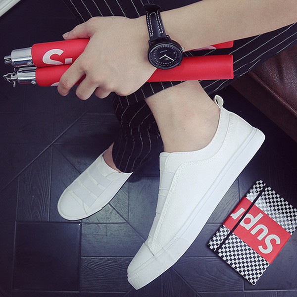 Модерни мъжки мокасини с ластик иравна подметка,подходящи за ежедневие в бял и черен цвят,два модела