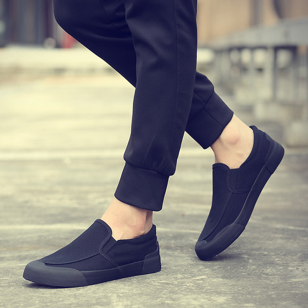 Mai multe modele de mocasini casual pentru bărbați în multe culori diferite