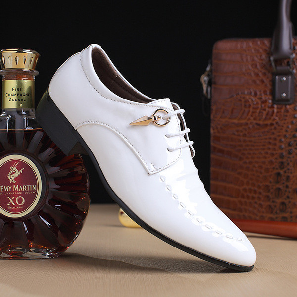 Официални мъжки обувки с декоративен вънчен шев, заострен модел с метална декорация