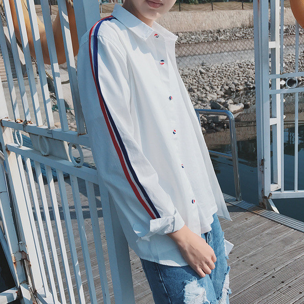 Спортно - ежедневна мъжка риза с цветен кант в бял цвят