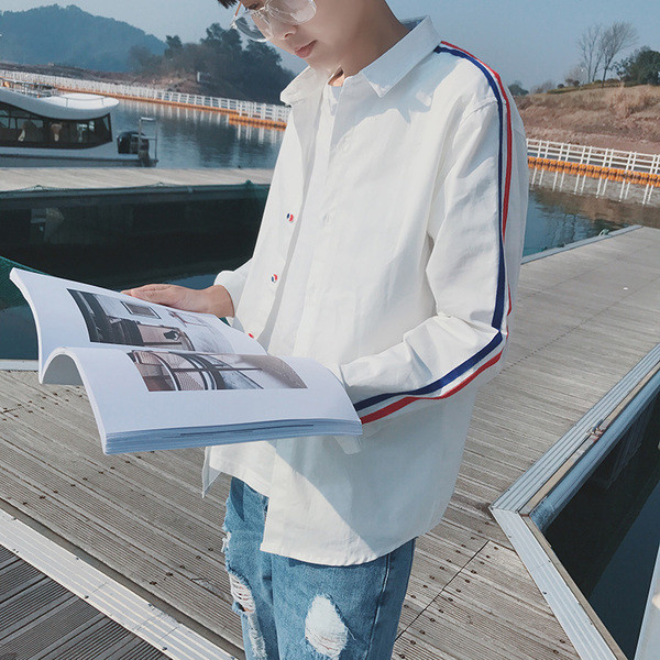 Спортно - ежедневна мъжка риза с цветен кант в бял цвят