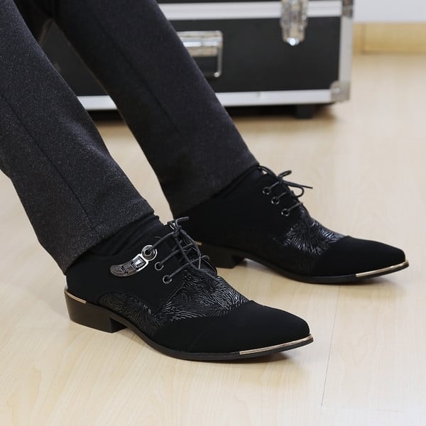 Официални мъжки обувки от плат с тънка подметка на нисък ток с метални елементи и връзки