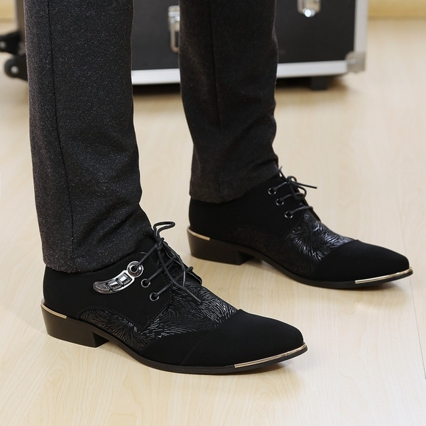 Официални мъжки обувки от плат с тънка подметка на нисък ток с метални елементи и връзки