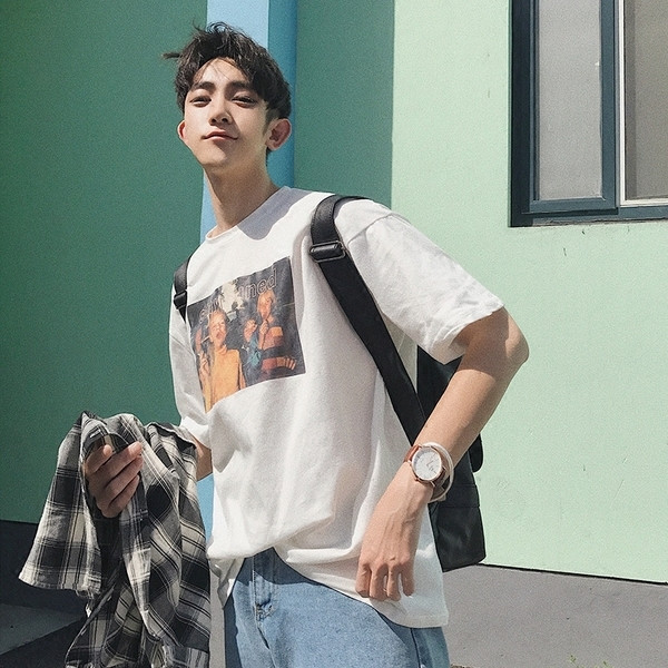 Ежедневна мъжка тениска с къс ръкав апликация в бял и черен цвят