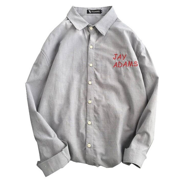 Ежедневна мъжка риза с дълъг ръкав с апликация и надпис в бял и сив цвят