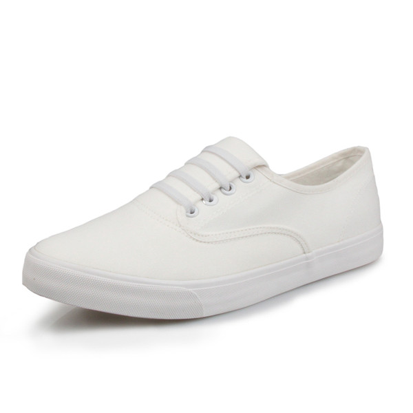 Спортно-елегантни мъжки семпли кецове с равна подметка,два модела в бял и черен цвят