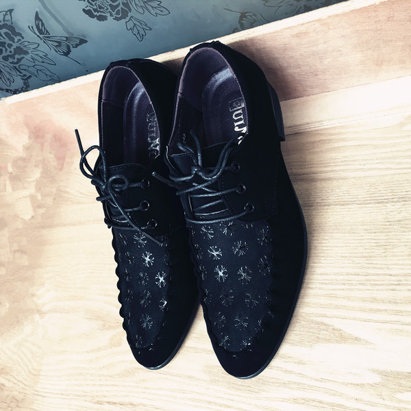 Pantofi formali pentru barbati cu imprimeu geometric si cusatura exterioara in trei modele