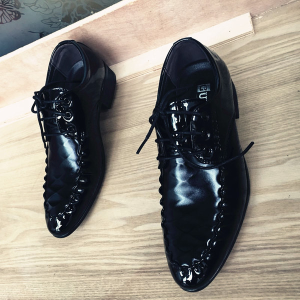 Pantofi formali pentru barbati cu imprimeu geometric si cusatura exterioara in trei modele