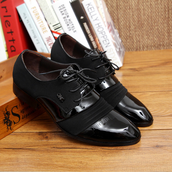 Мъжки обувки в черен цвят с различни декораци в няколко модела