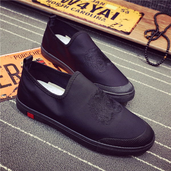 Спортно-ежедневни мъжки мокасини с апликация,два модела