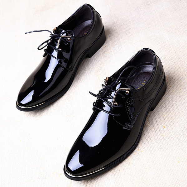 Модерни мъжки обувки заострен модел в два цвята