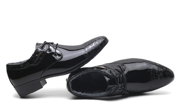 Мъжки официални обувки с вътрещен еко пух и с щампа