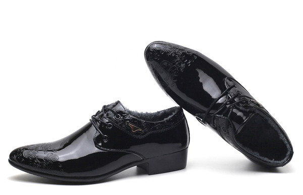 Мъжки официални обувки с вътрещен еко пух и с щампа