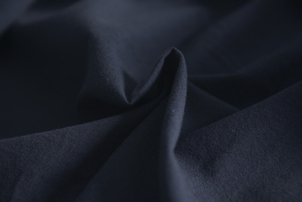 Памучна мъжка риза с дълъг ръкав, подходяща за ежедневието