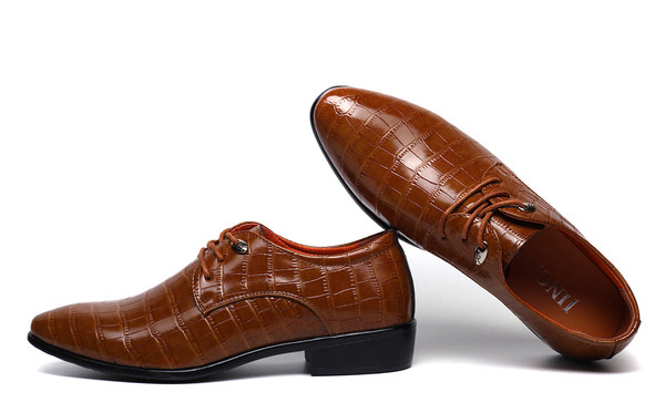 Модерни мъжки обувки с крокодилска шарка в два цвята