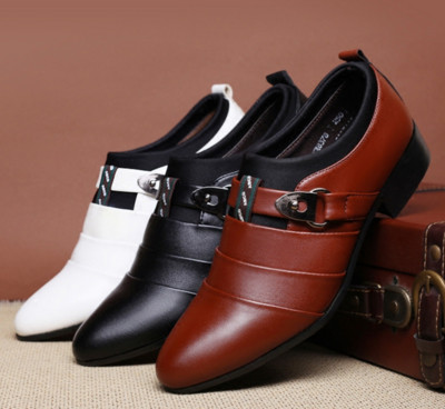 Стилни мъжки обувки с имитация гънки и каишка с метални елементи