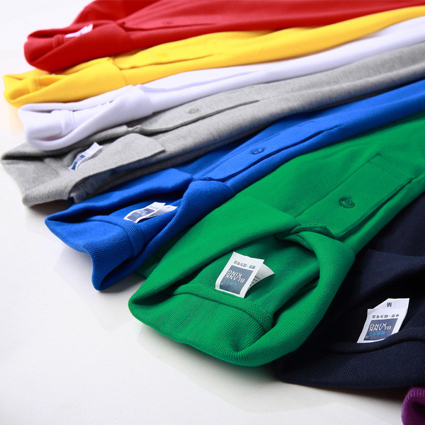 Bluză bărbătească simplă, sportivă și elegantă, cu mâneci scurte, guler și nasturi