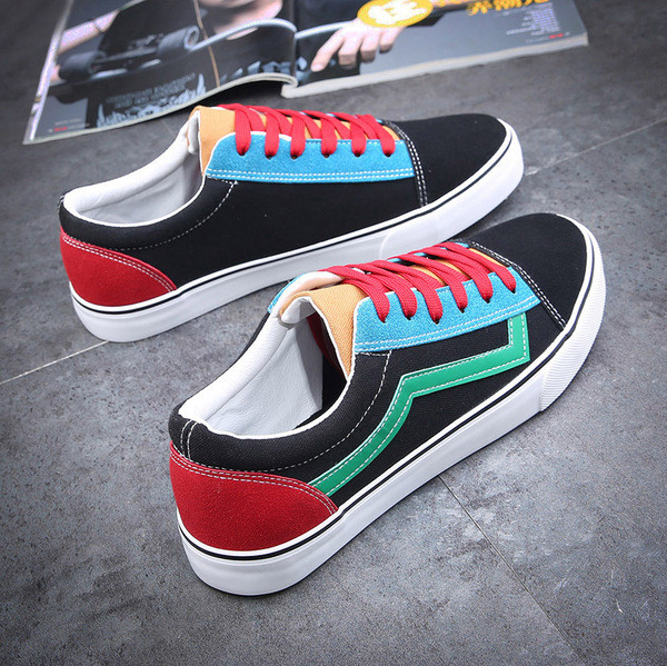 Tenisi sport și casual pentru bărbați actuali cu pantofi sport colorați de vară în negru