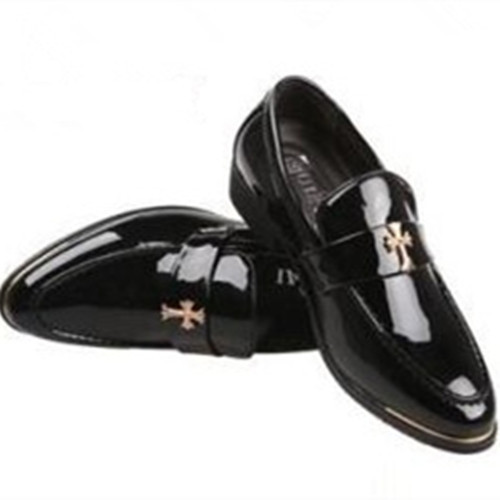 Pantofi barbatesti eleganti din piele lacuita model ascutit in mai multe culori