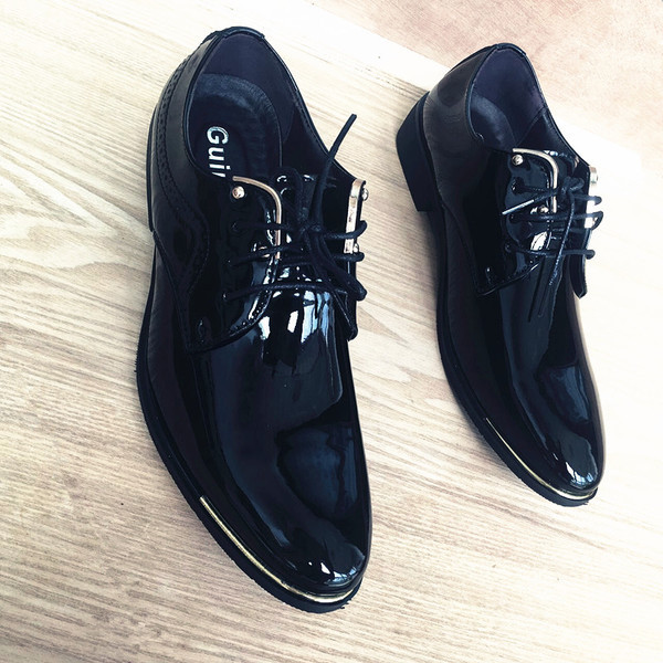 Pantofi barbatesti eleganti din piele lacuita model ascutit in mai multe culori