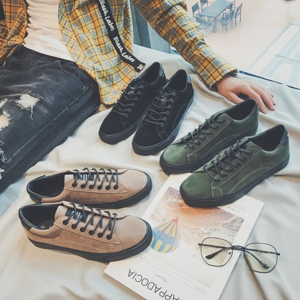 Adidasi eleganti pentru barbati cu talpa plata, potriviti pentru utilizarea de zi cu zi in trei culori