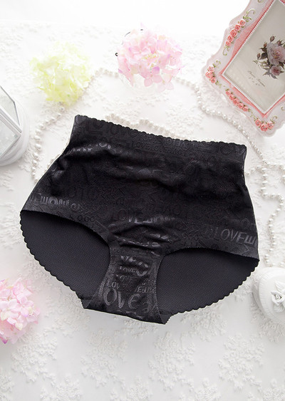 Дамско бельо с оформящи подплънки