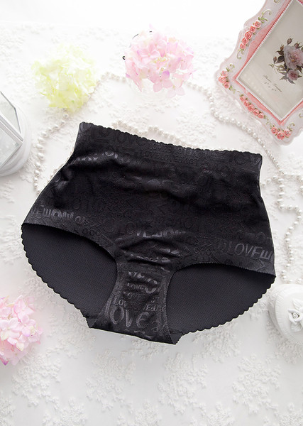 Дамско бельо с оформящи подплънки