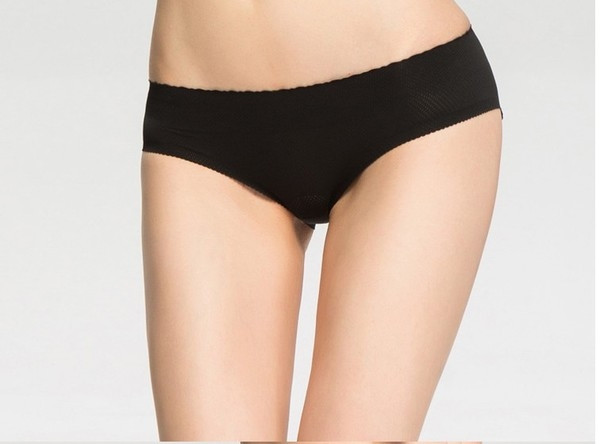 Дамско бельо с подплънки за оформящ ефект