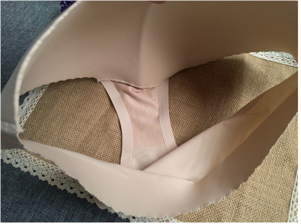 Дамско бельо с подплънки за оформящ ефект