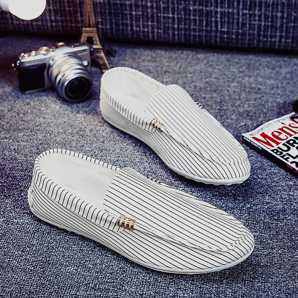 Σύγχρονα ανδδρικά μοκασίνια κατάλληλα για καθημερινή ζωή, δύο μοντέλα σε δύο χρώματα