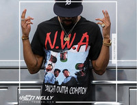 Hip-hop férfi póló nagy színes nyomattal fehér és fekete színben