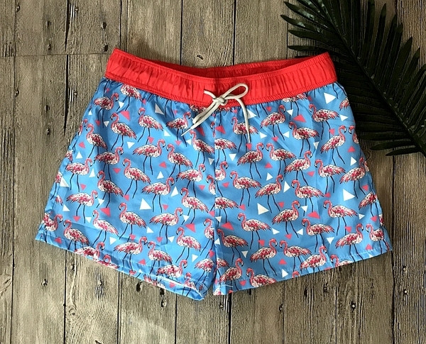 Costum de baie modern pentru bărbați în albastru cu imprimeu