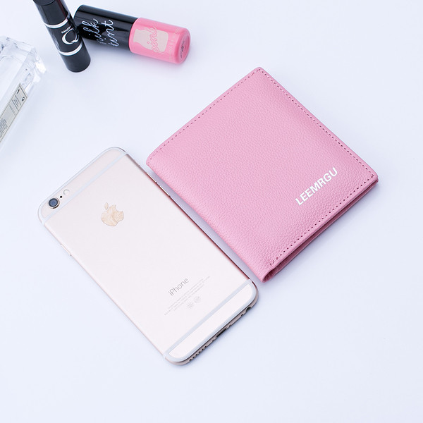 Portofel mic de dama cu inscriptie in mai multe culori