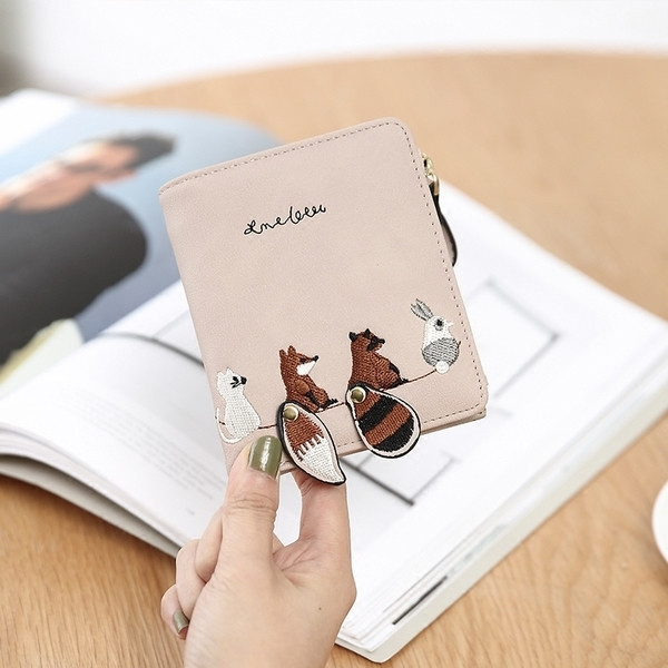 Portofel de dama cu fermoar si decor 3D